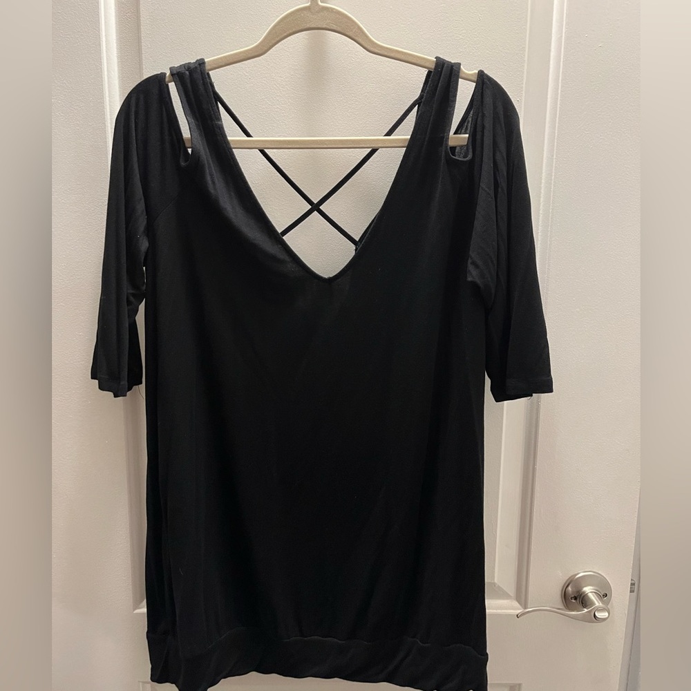 Torrid t shirt, excellent condition, shoulder cutouts, 3/4 sleeve length, size 1